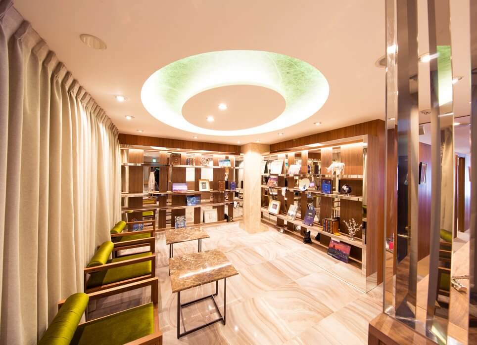 東京新宿店の店舗写真2