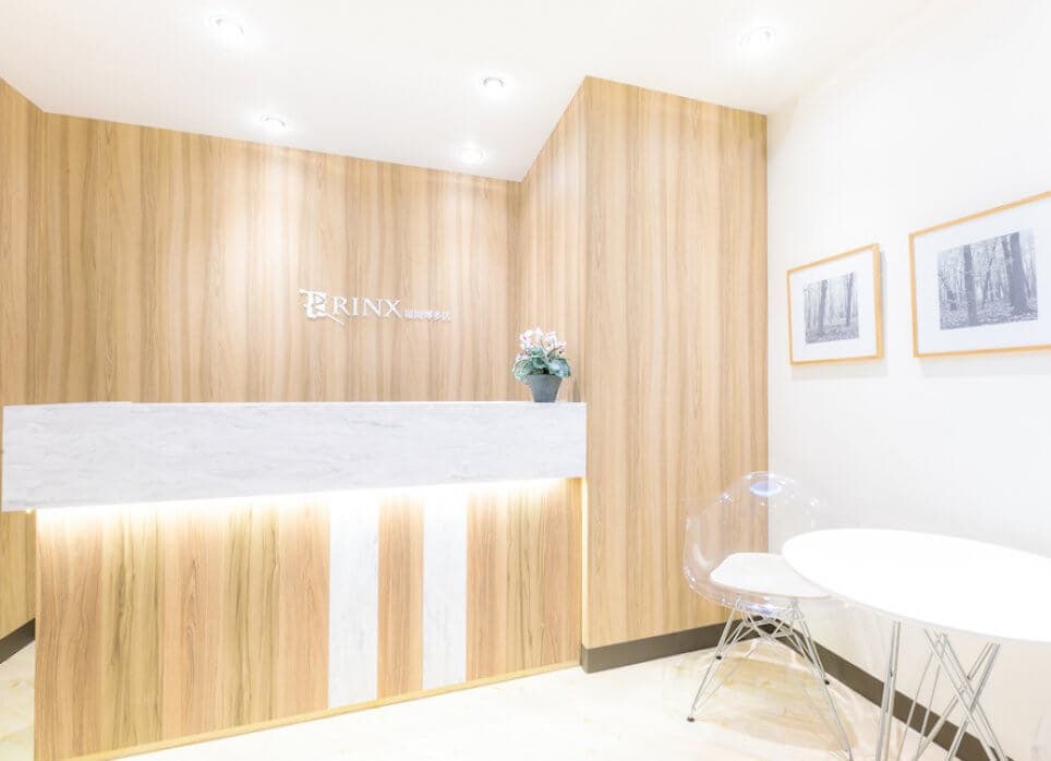 福岡博多店の店舗写真1