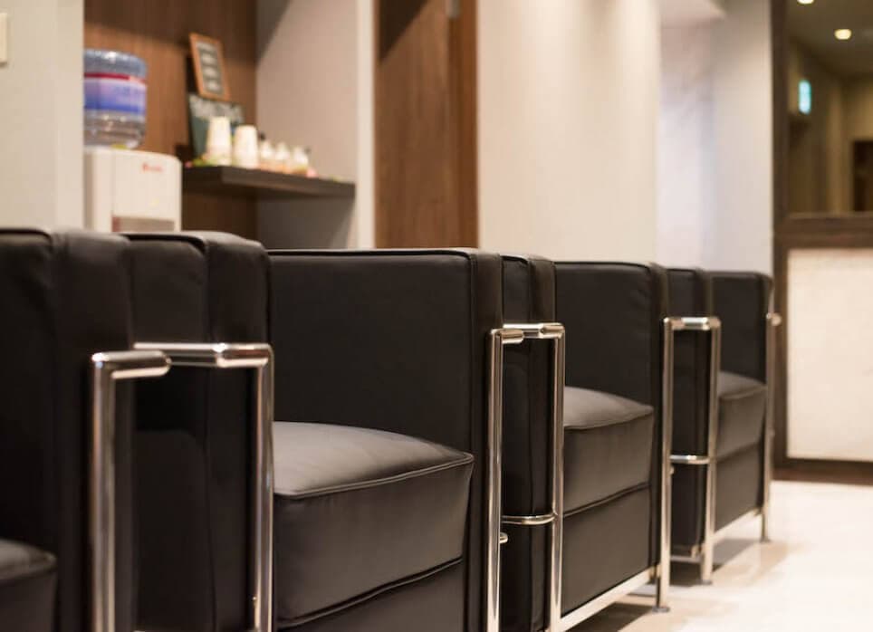 福岡天神店の店舗写真3