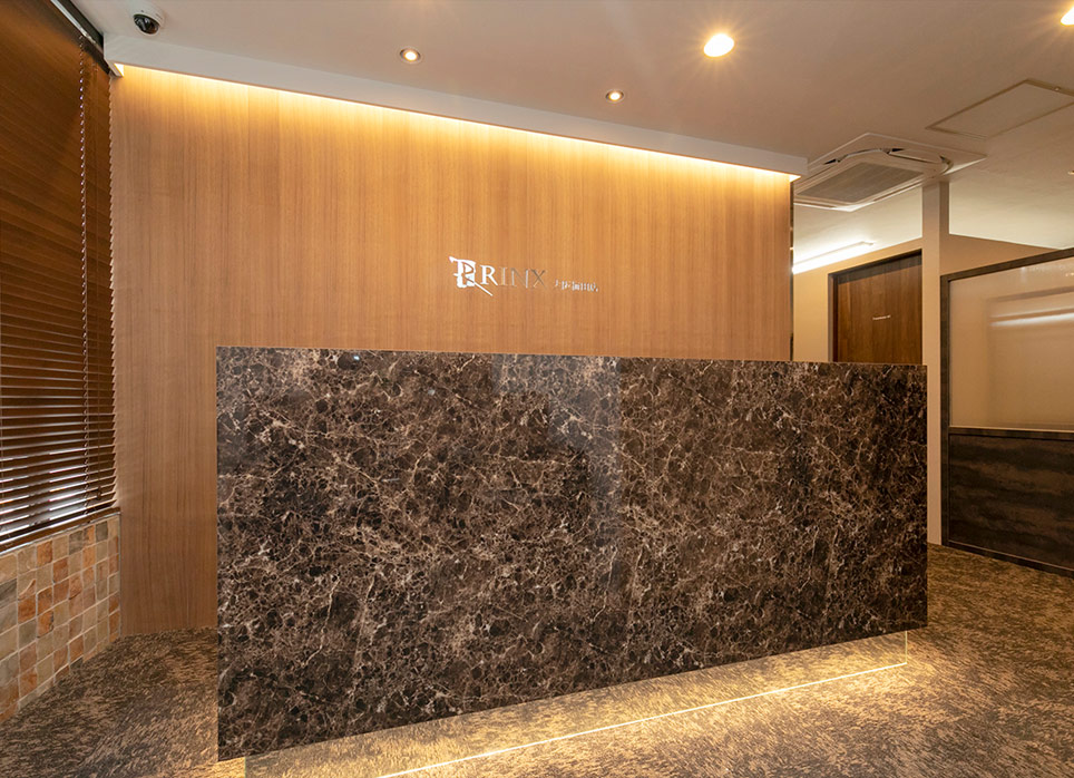 大阪梅田店の店舗写真1